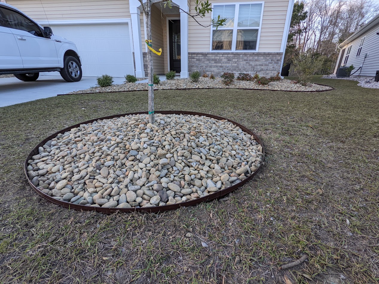 Aluminum landscape edging installation